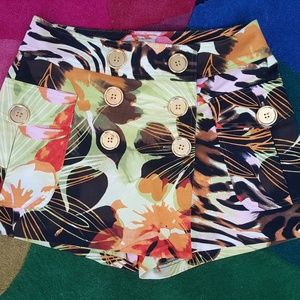 Cache flower Shorts/skirt | gold buttons